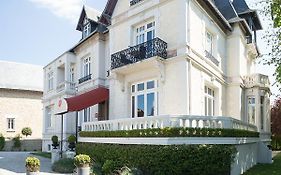 Villa 81